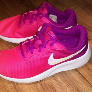 Girls Nike Shoes